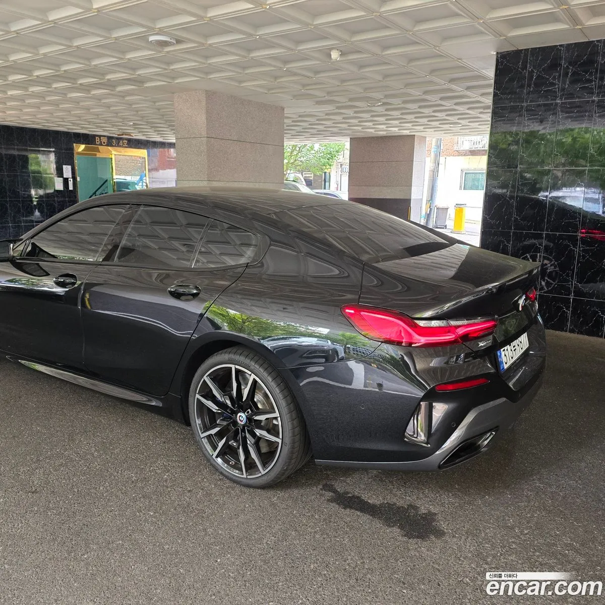 BMW 8 Series 2023 — 10
