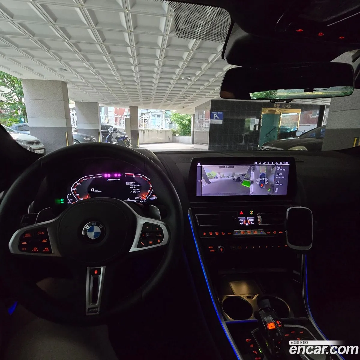 BMW 8 Series 2023 — 8