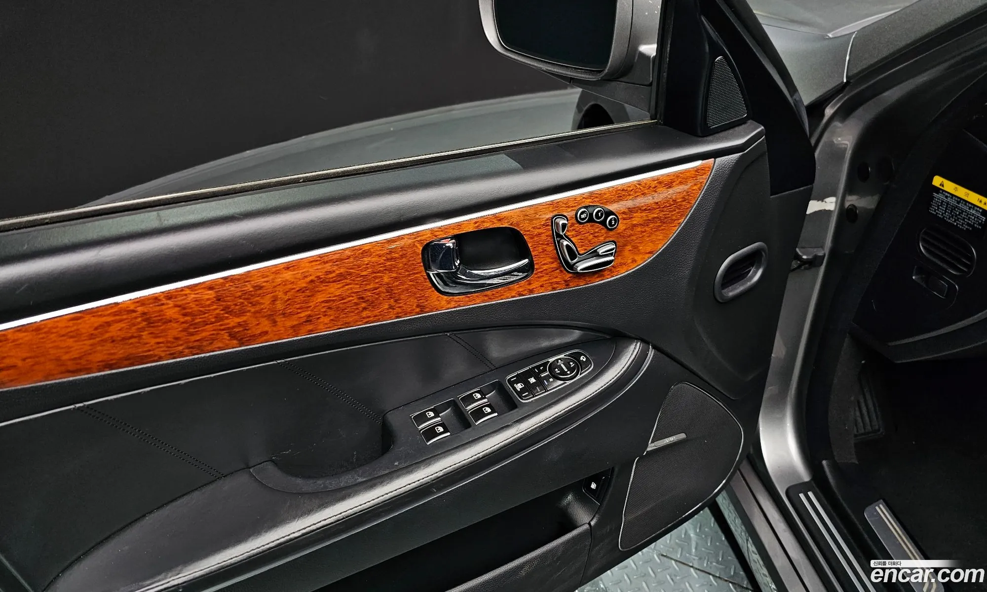 Hyundai Equus 2009 — 20
