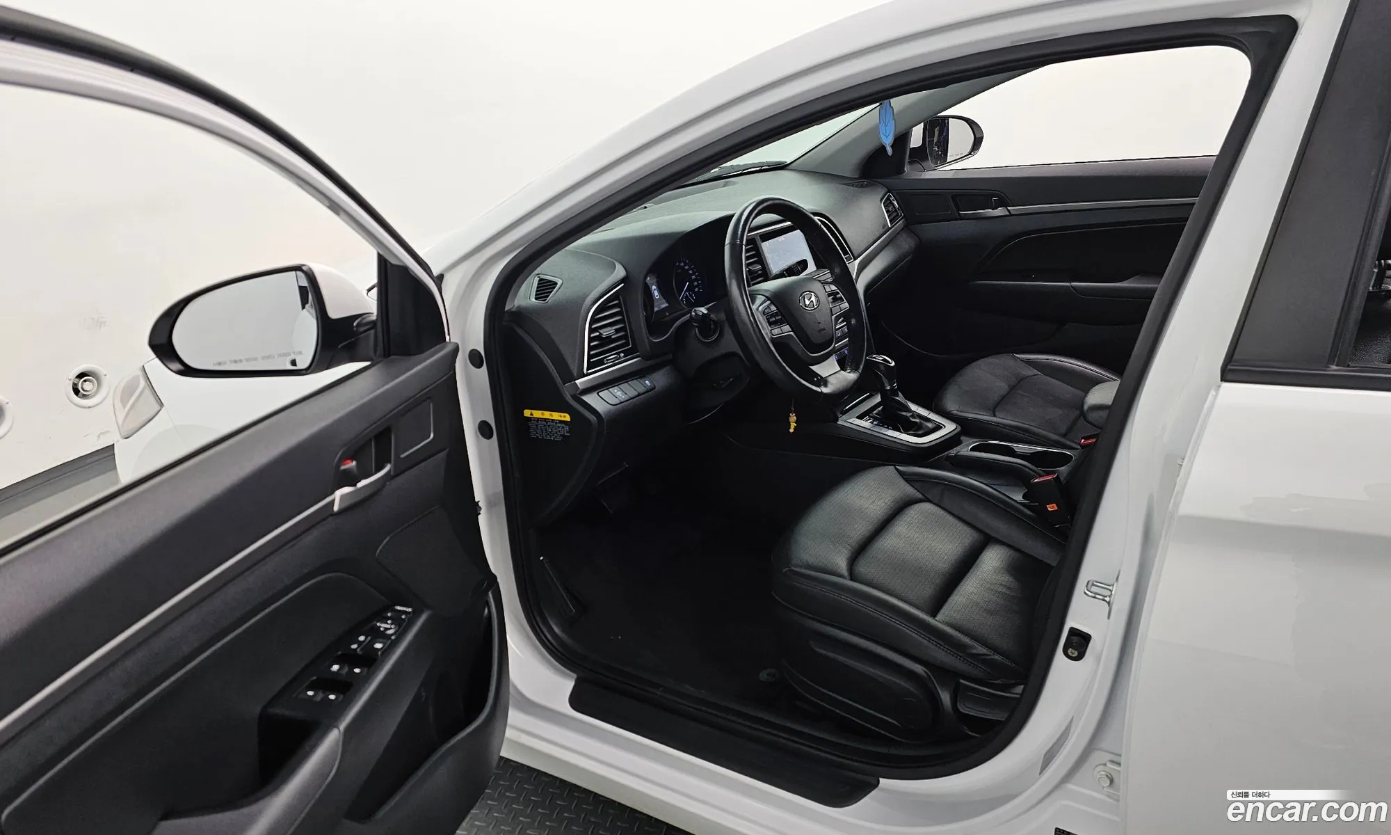 Hyundai Elantra AD 2015 — 20