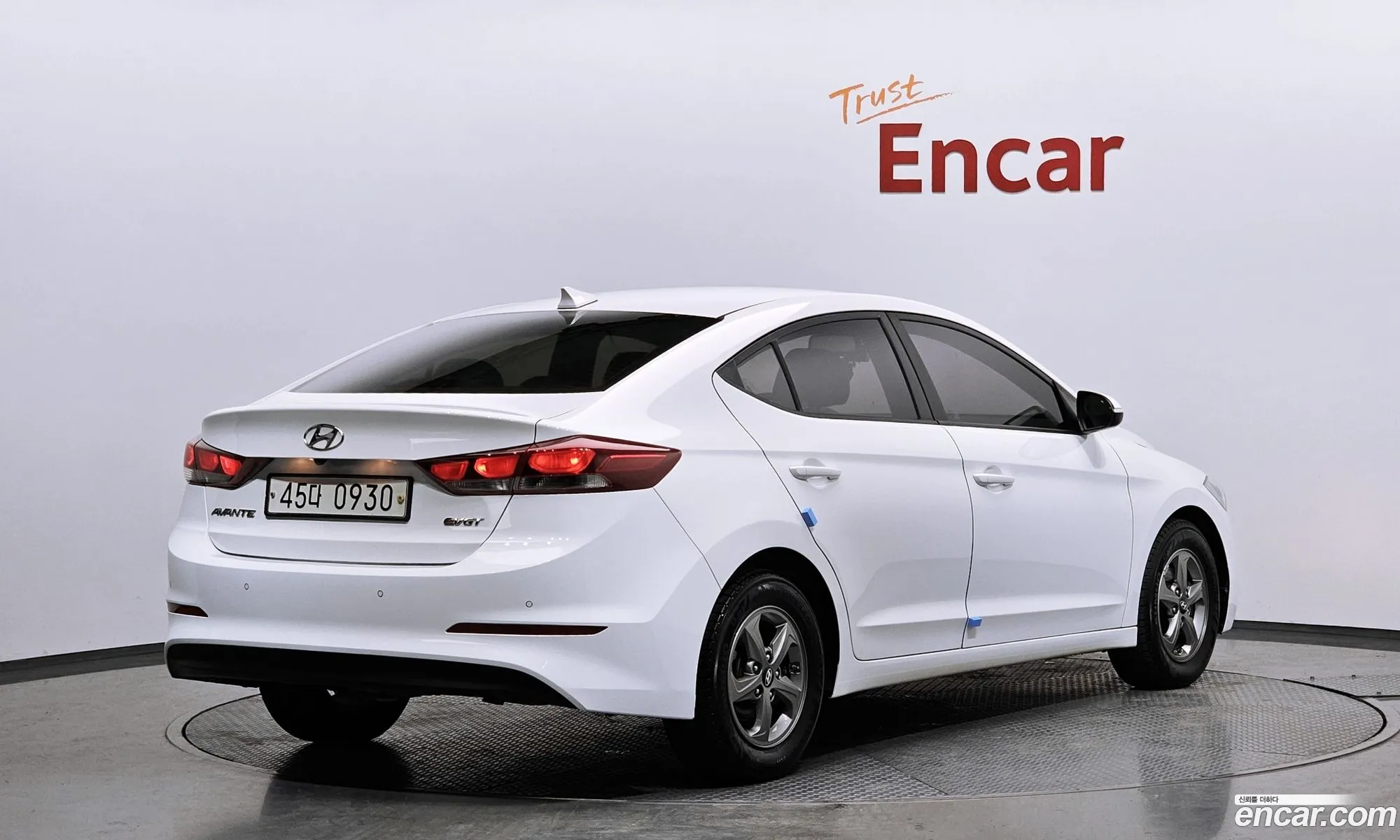 Hyundai Elantra AD 2015 — 14