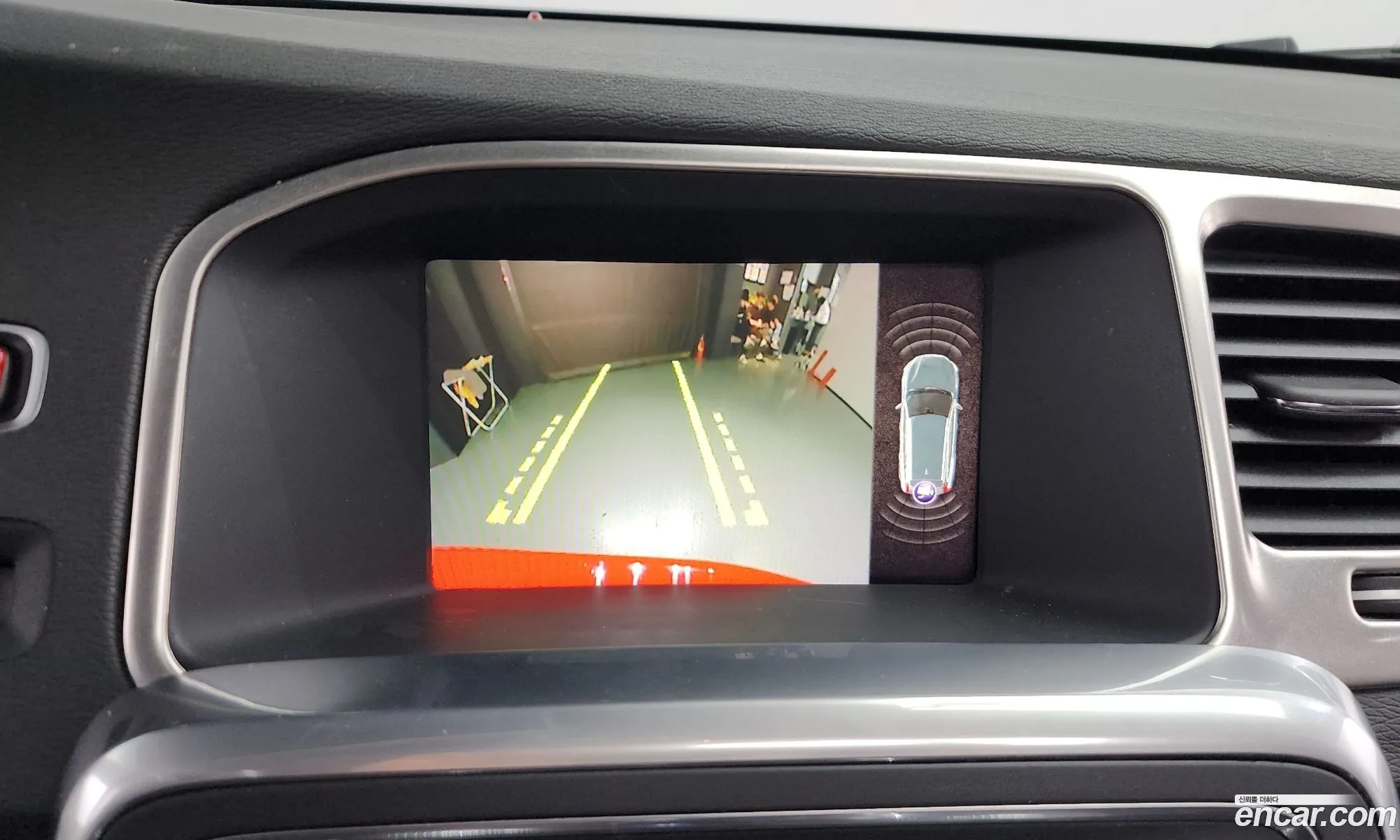 Volvo V60 2018 YV1FW79B0J2397821 — 6