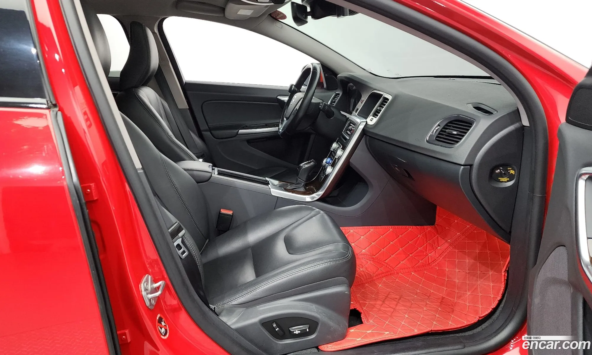 Volvo V60 2018 YV1FW79B0J2397821 — 17