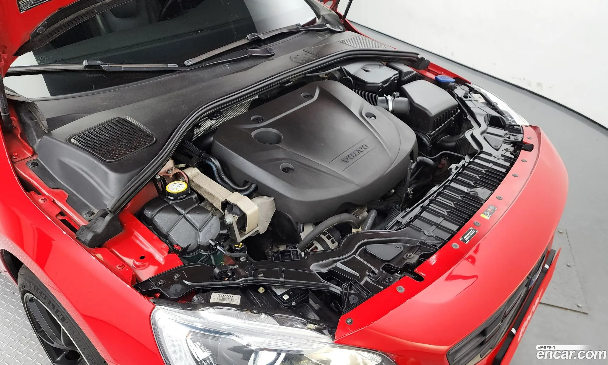 Volvo V60 2018 YV1FW79B0J2397821 — 4