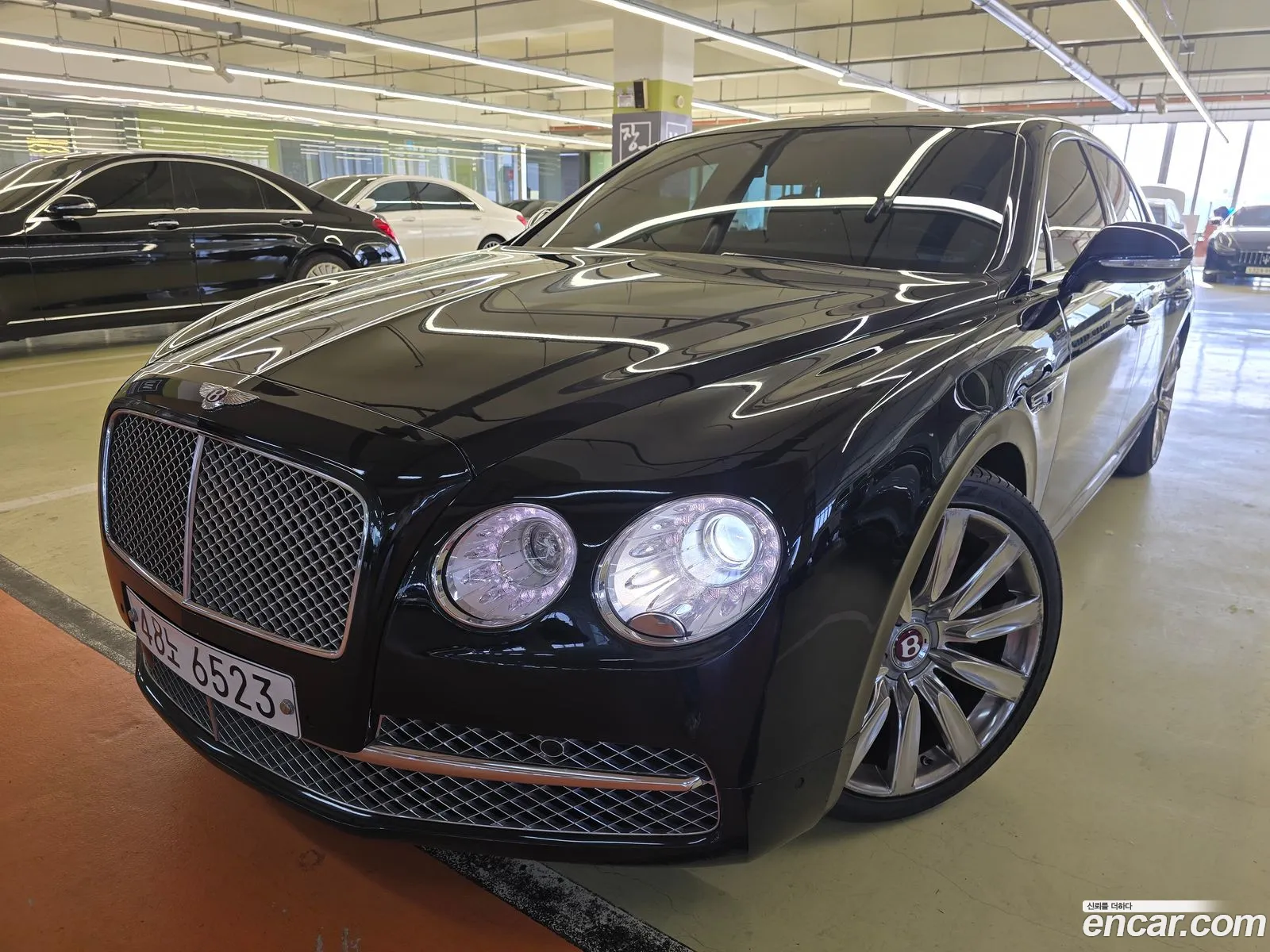 Bentley Flying Spur 2018 — 18