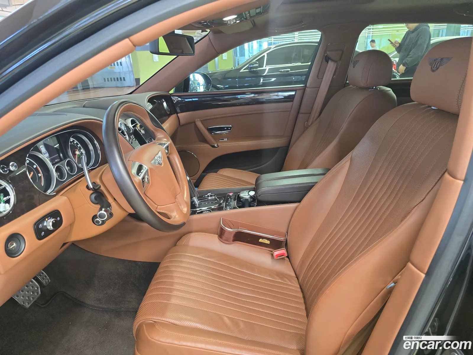Bentley Flying Spur 2018 — 11