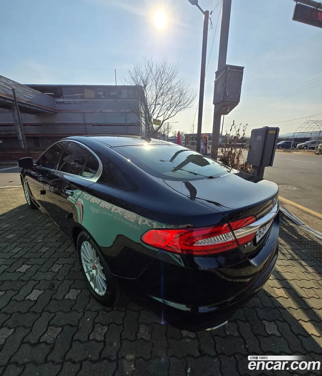 Jaguar XF 2015 — 10