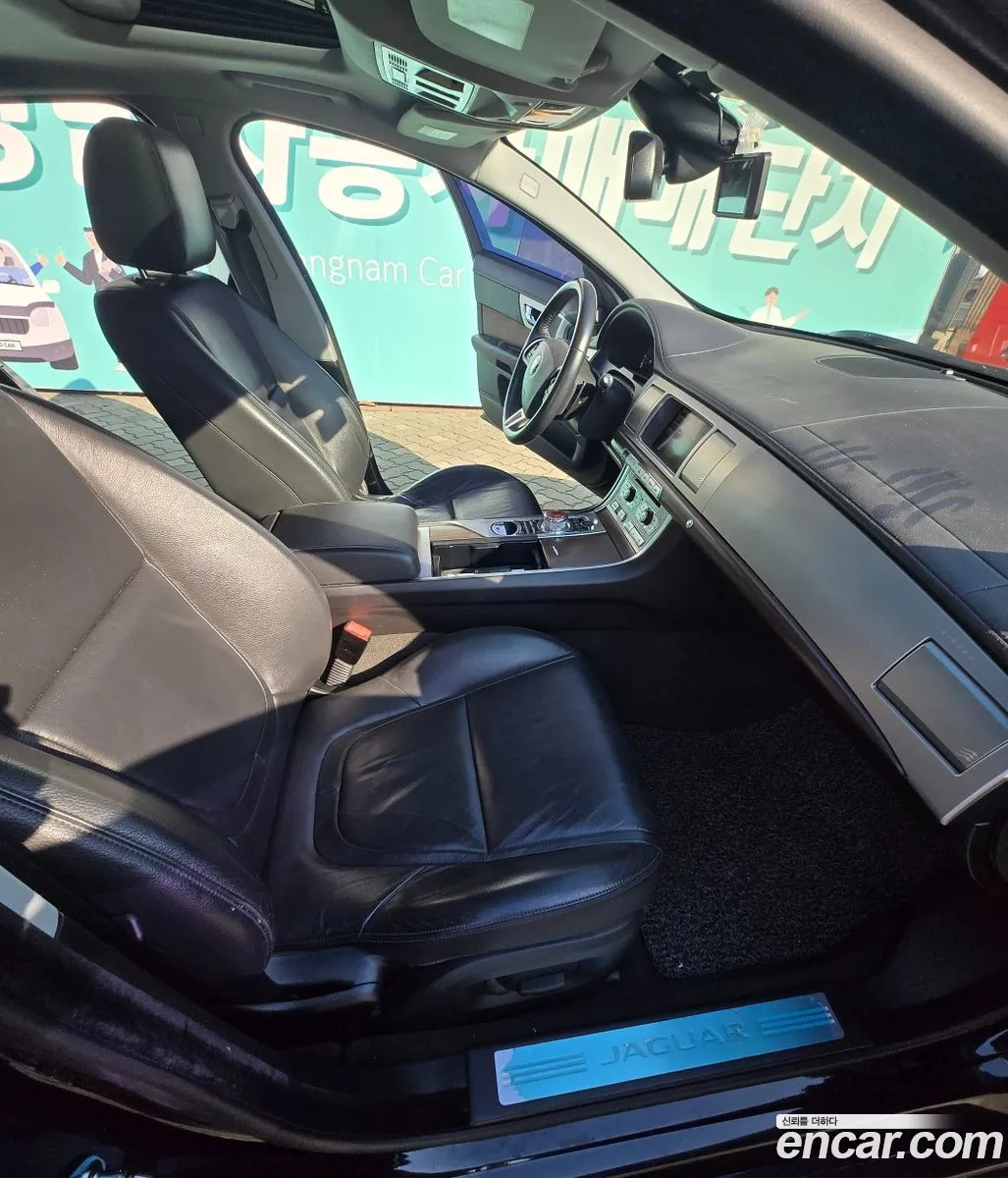 Jaguar XF 2015 — 13