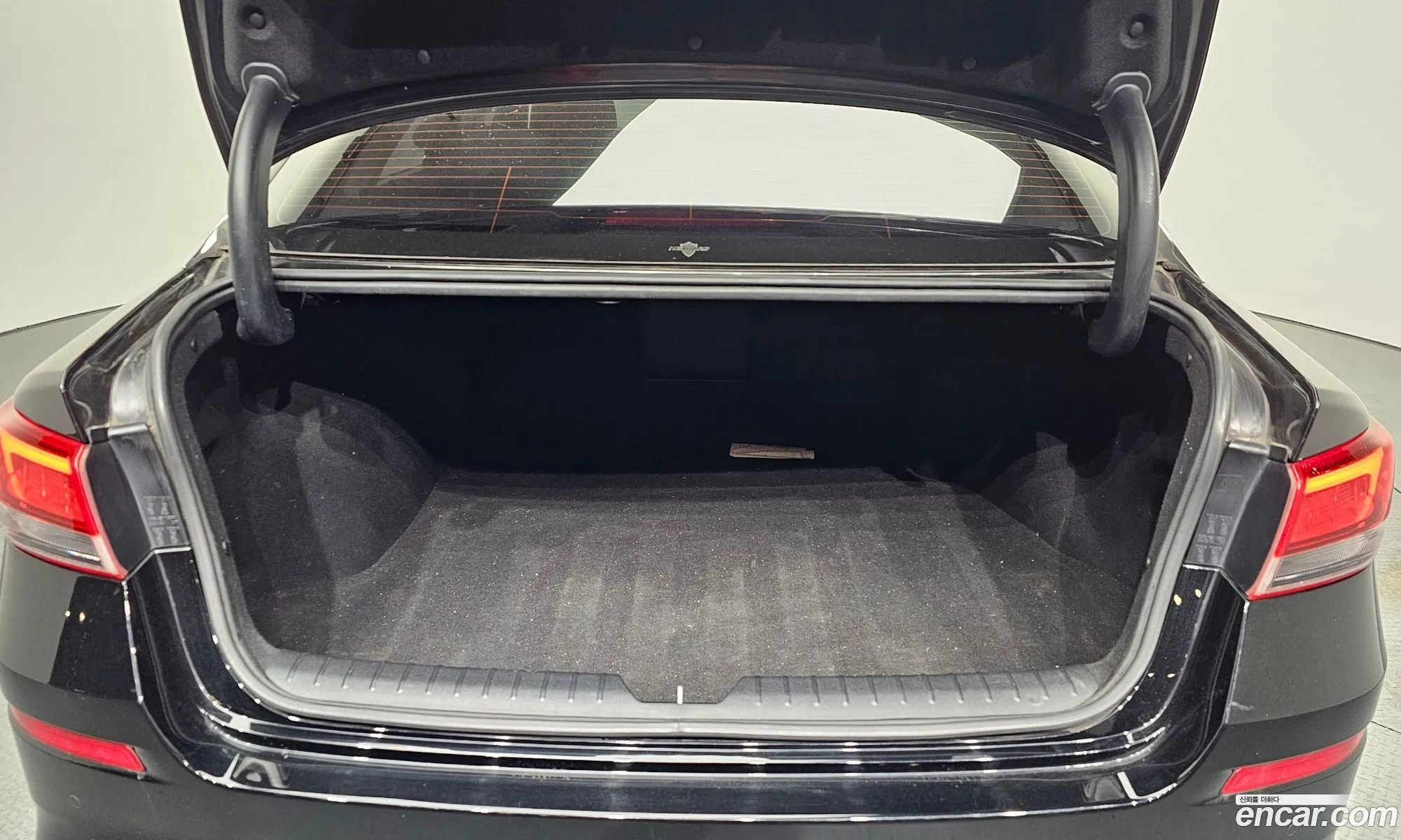 Kia K5 2018 — 19