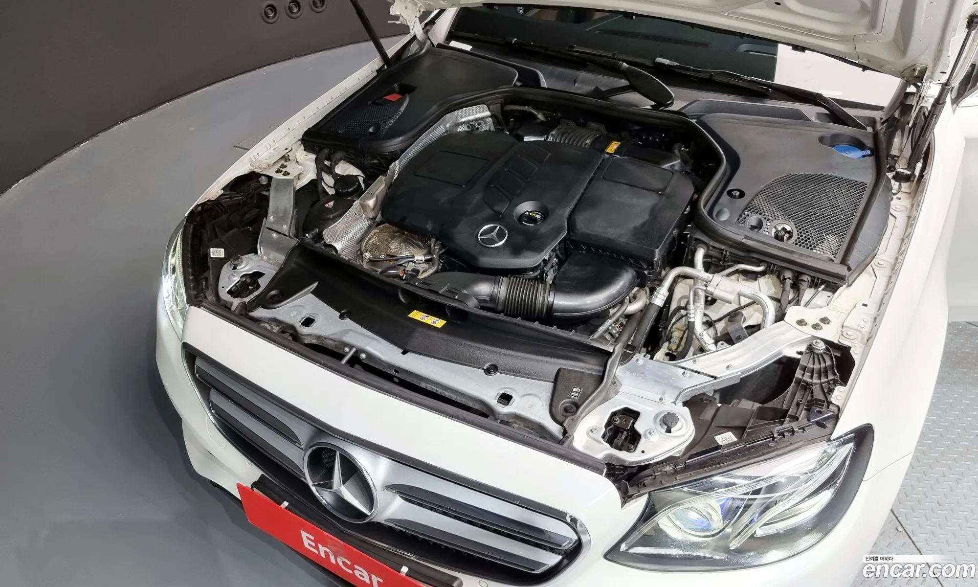 Mercedes-Benz E-Class W213 2018 WDDZF0FB6JA429191 — 12