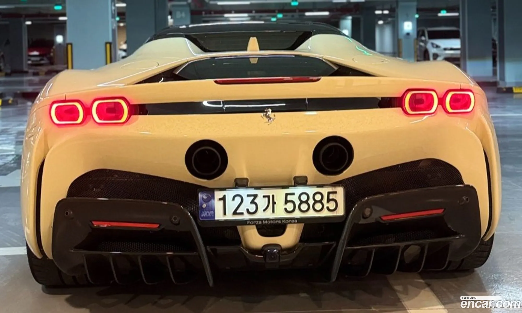 Ferrari SF90 Spider 2023 — 8