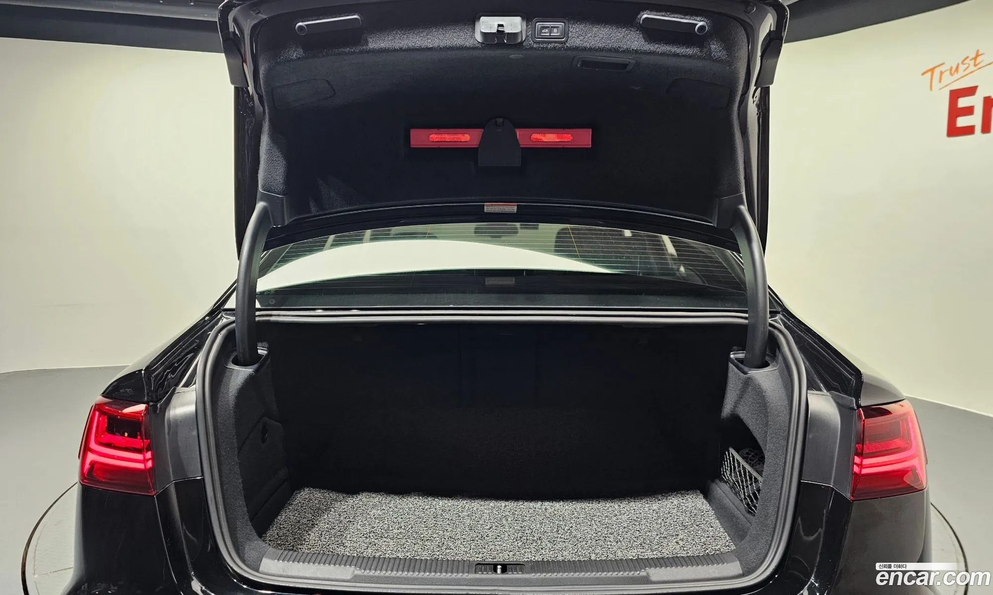 Audi A6 2016 WAUZZZ4GXGN073346 — 3