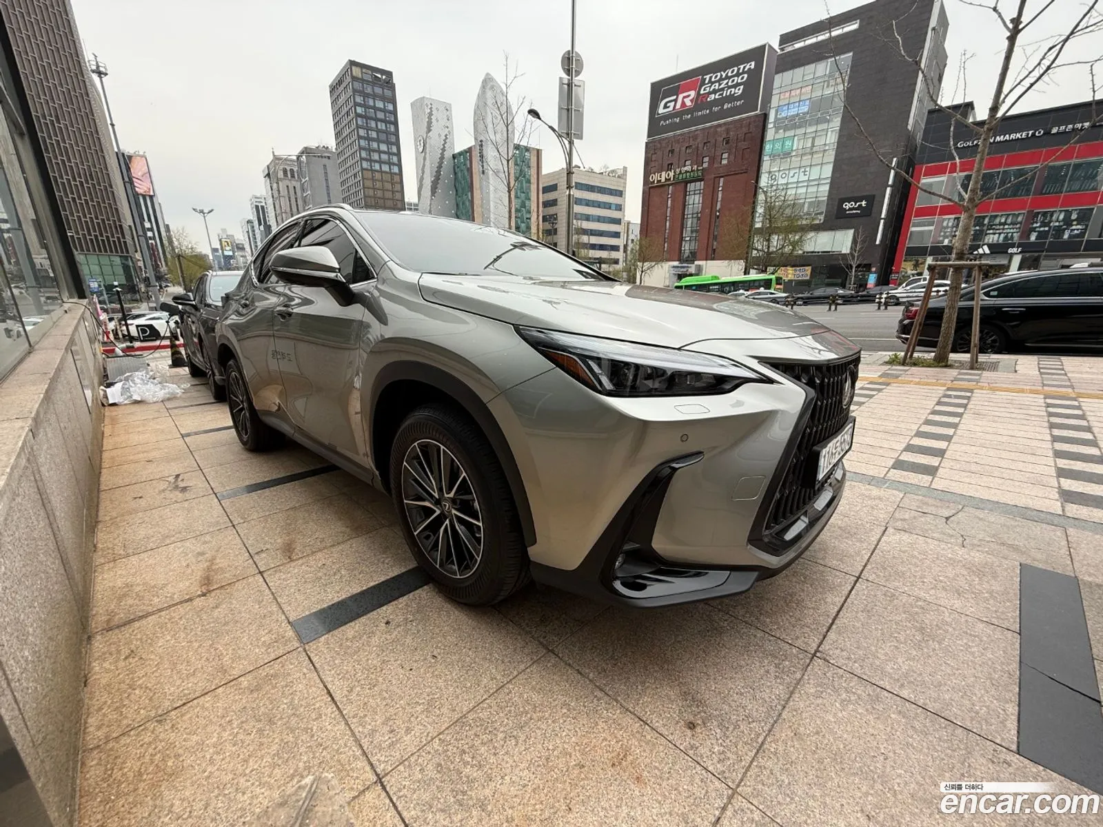 Lexus NX450h+ 2025 — 7