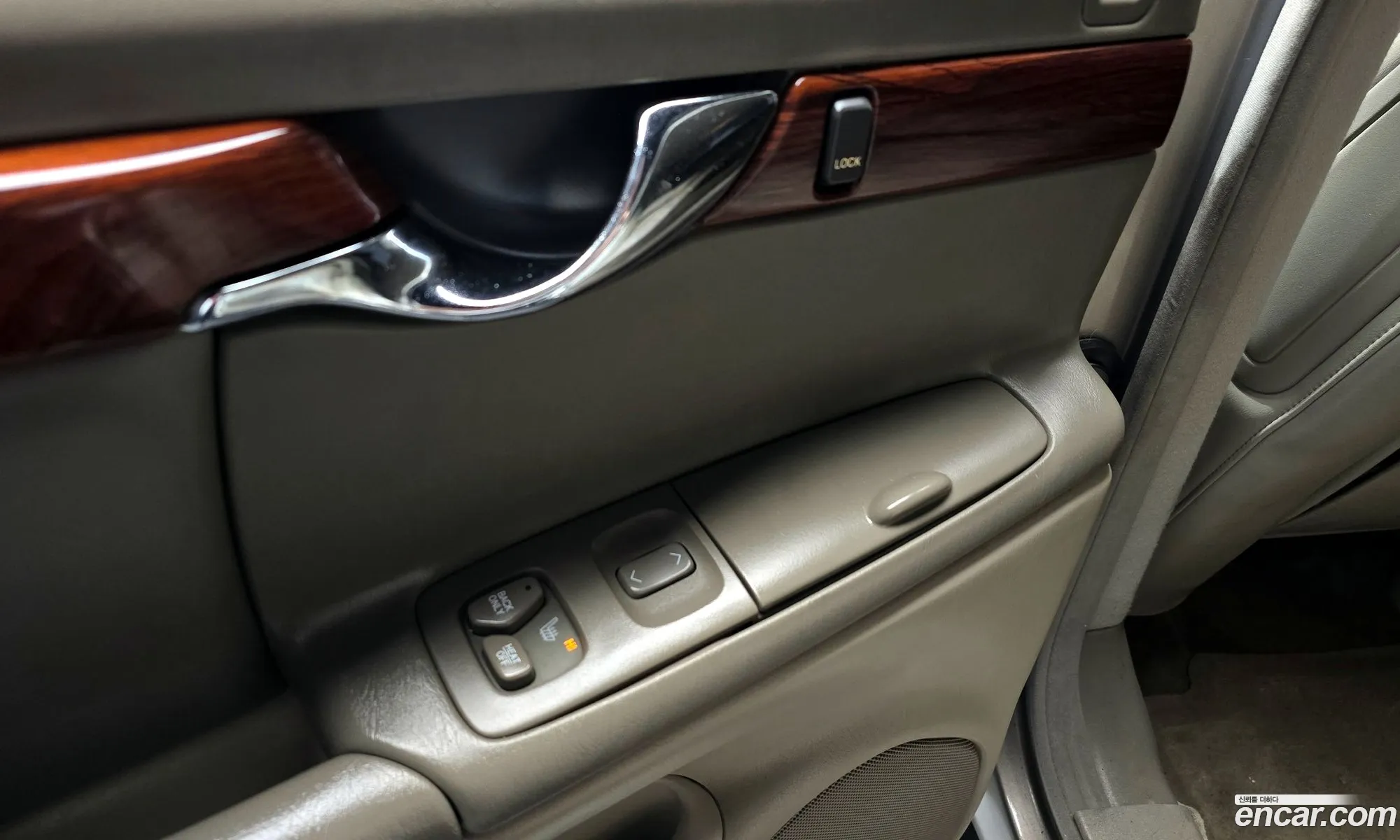 Cadillac DeVille 2001 1G6KD54Y81U205282 — 2