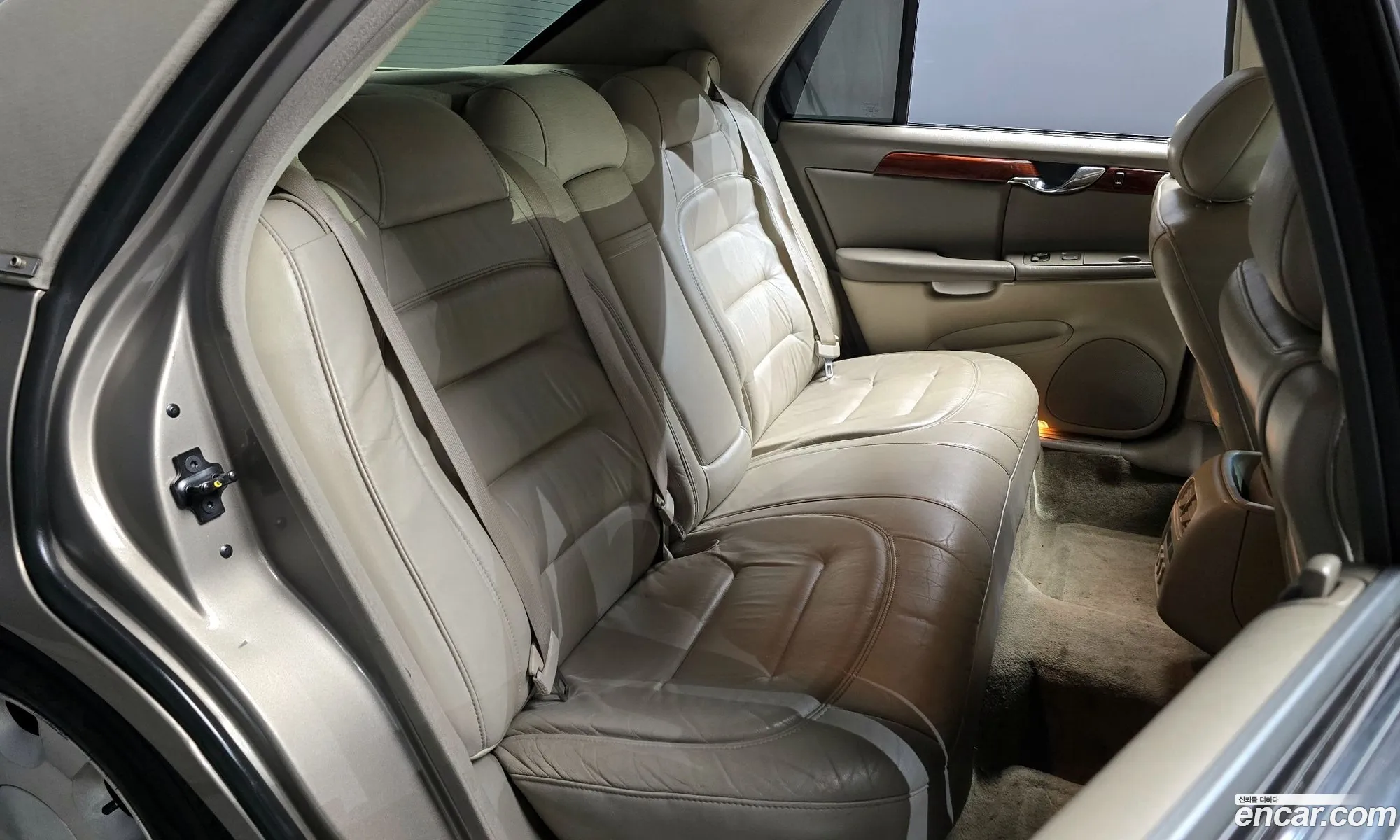 Cadillac DeVille 2001 1G6KD54Y81U205282 — 5
