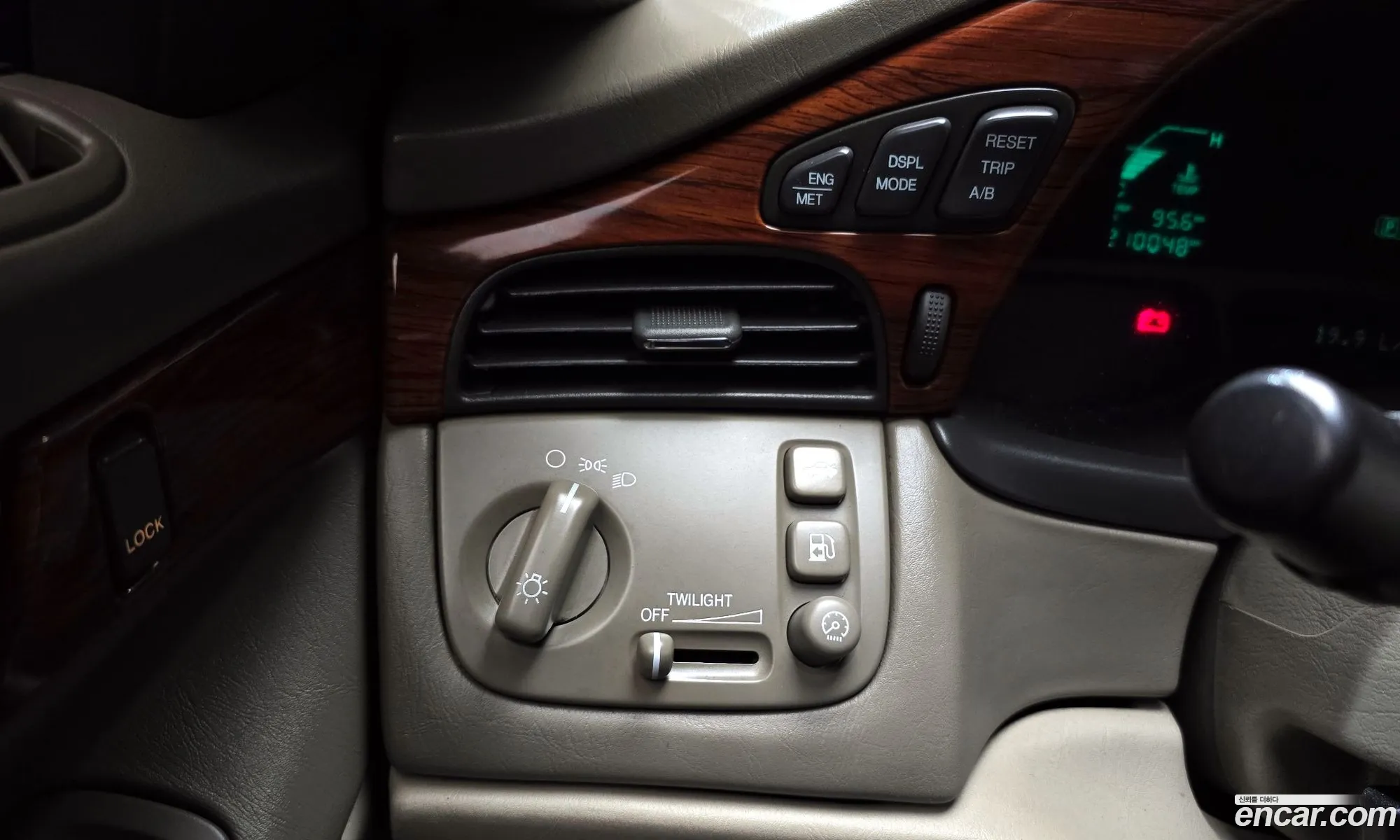 Cadillac DeVille 2001 1G6KD54Y81U205282 — 11