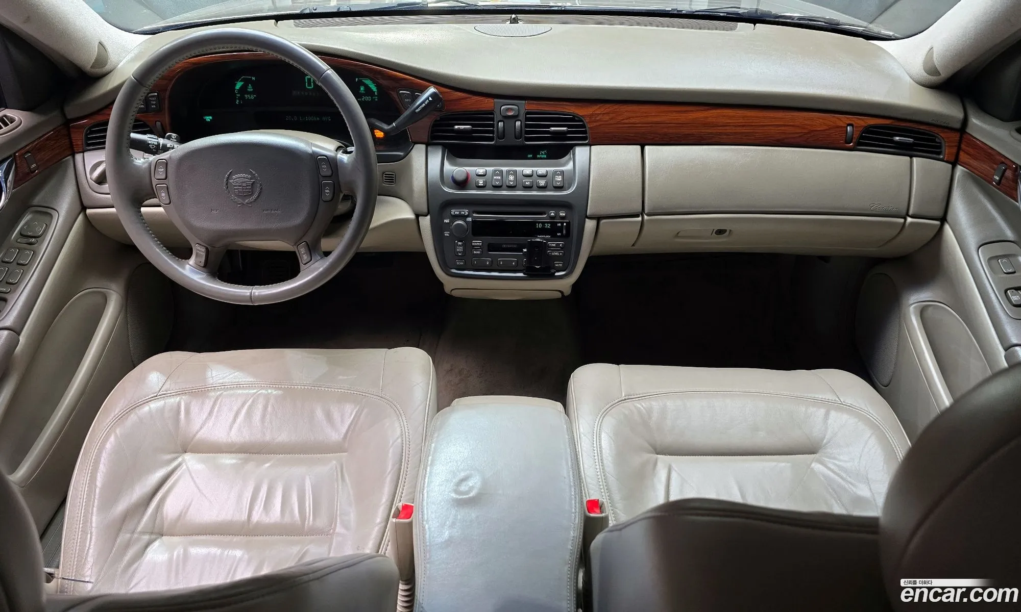 Cadillac DeVille 2001 1G6KD54Y81U205282 — 9
