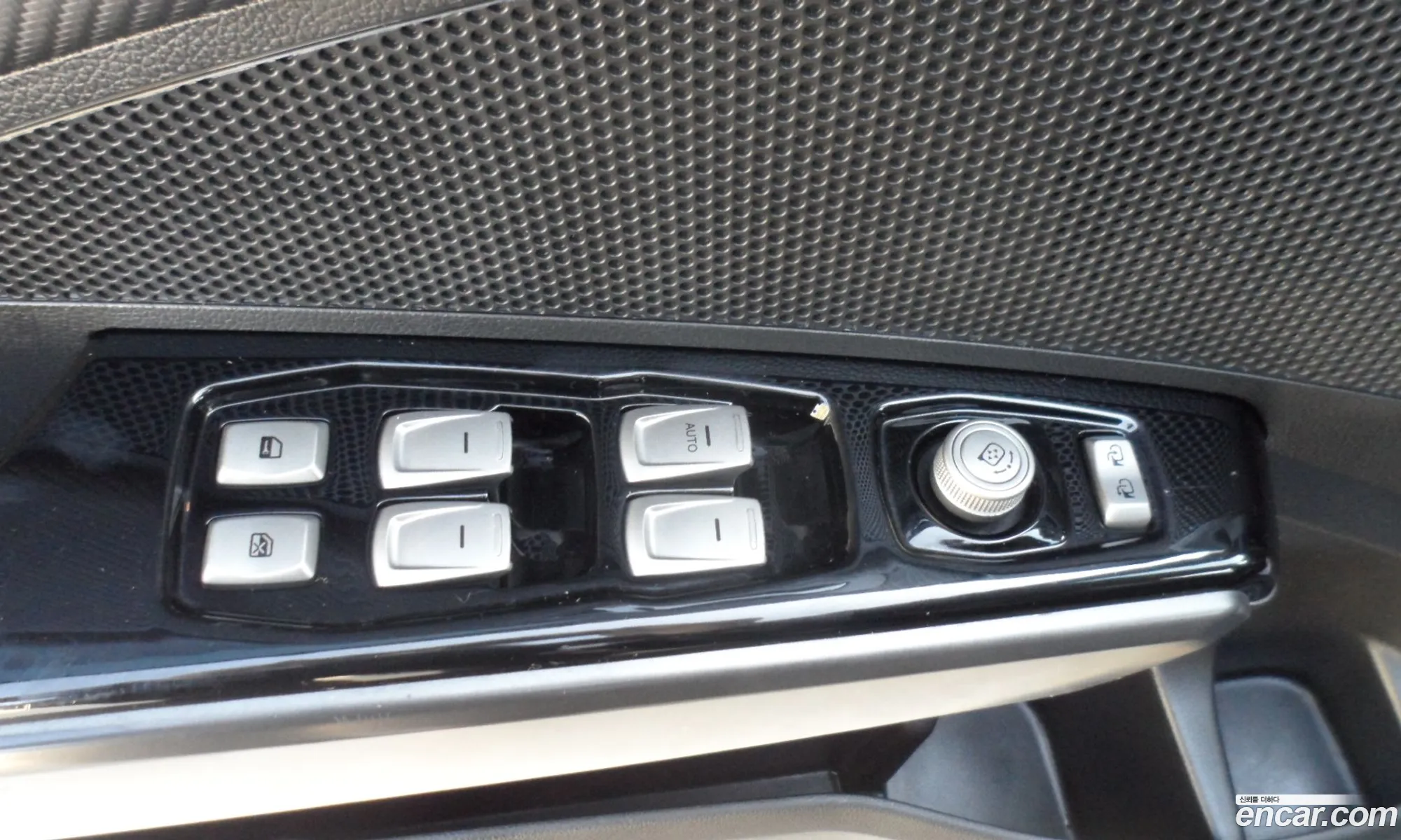 KG Mobility (SsangYong) Tivoli Air 2017 — 16