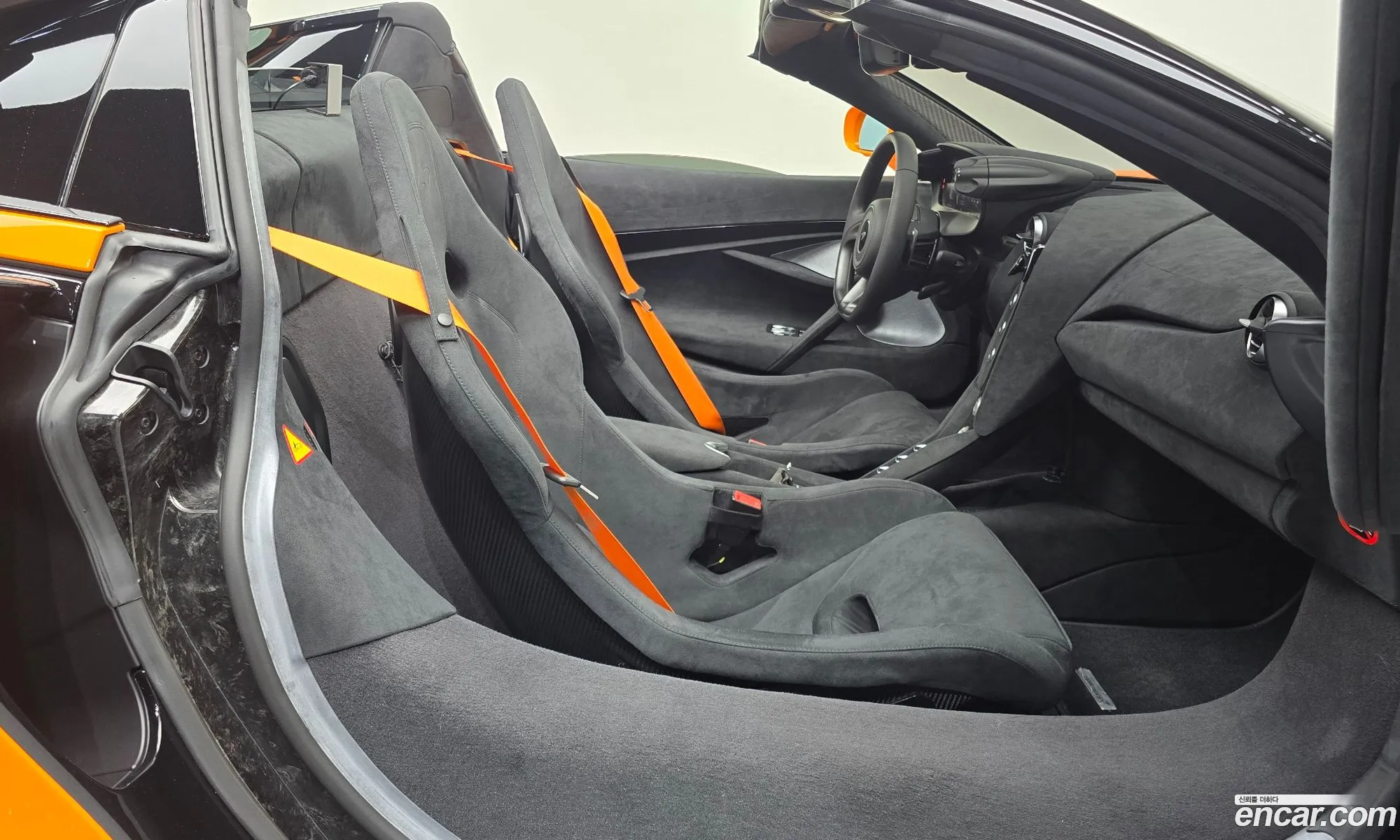 McLaren 750S 2024 SBM14BCBXRW007430 — 9