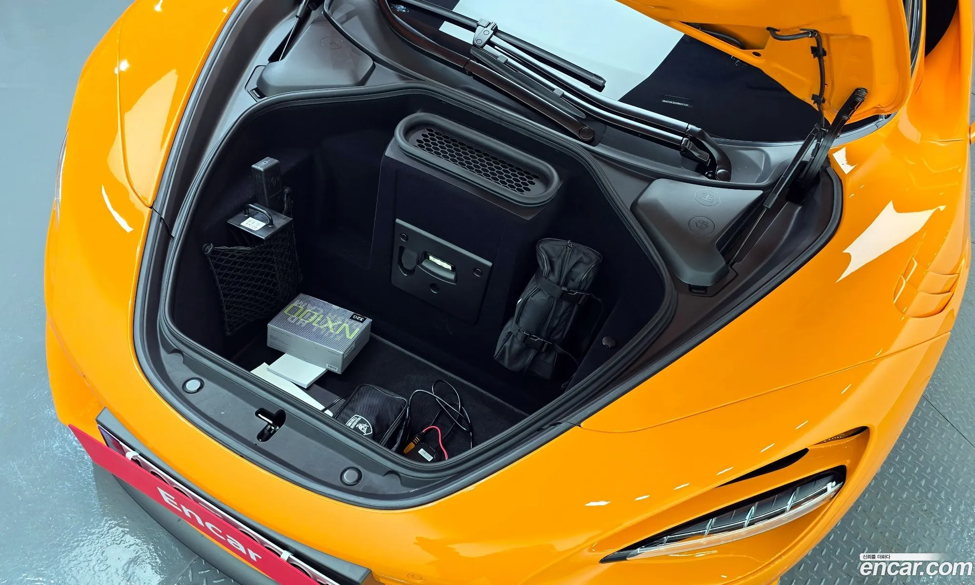 McLaren 750S 2024 SBM14BCBXRW007430 — 6