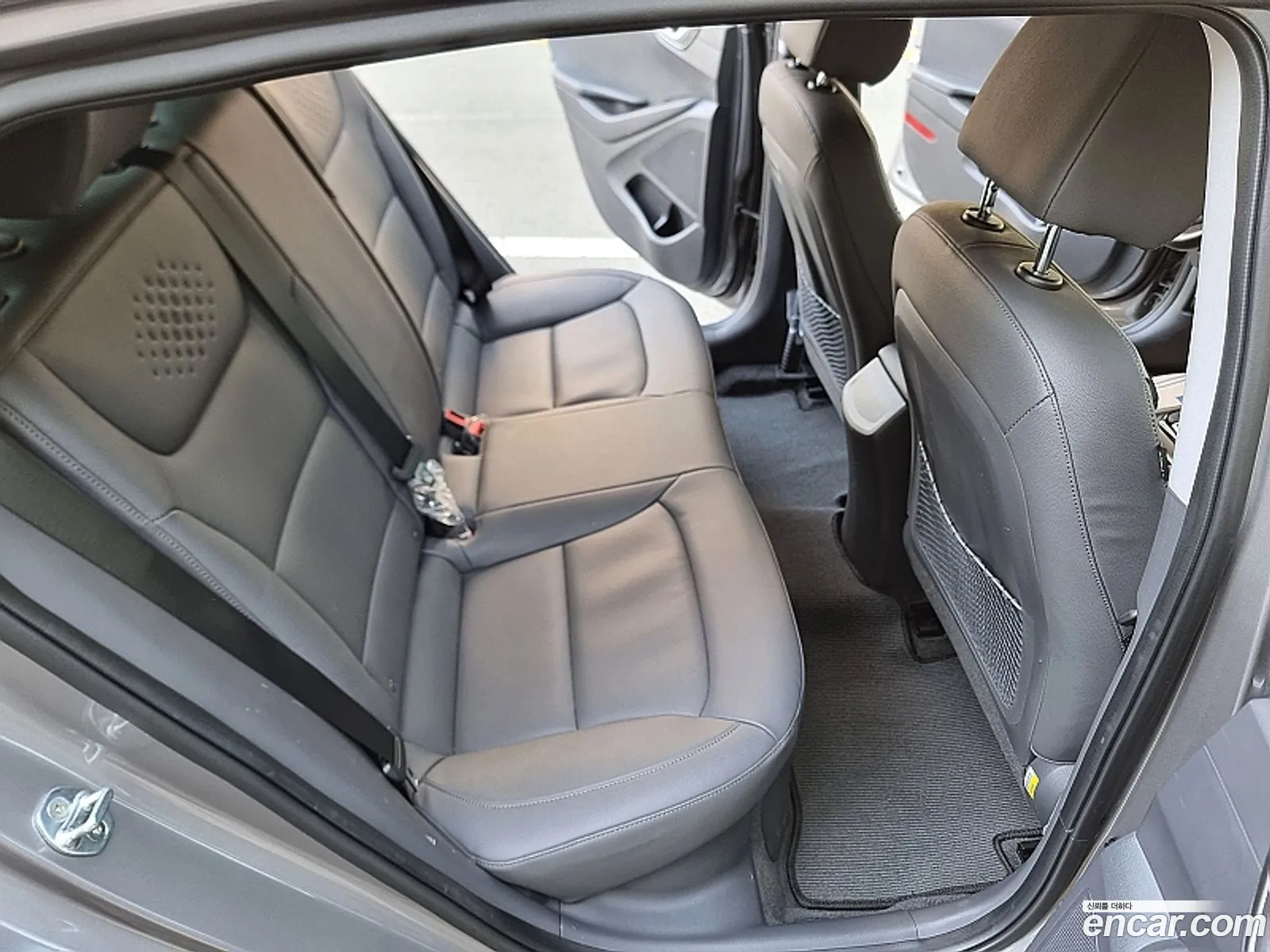 Hyundai Ioniq Hybrid 2020 — 17