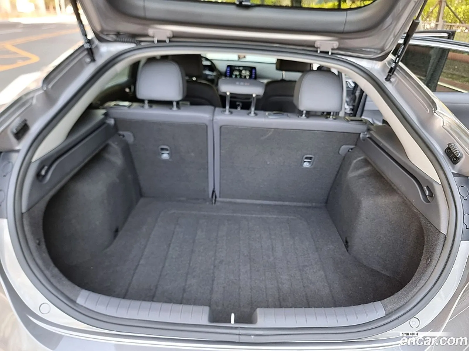 Hyundai Ioniq Hybrid 2020 — 8