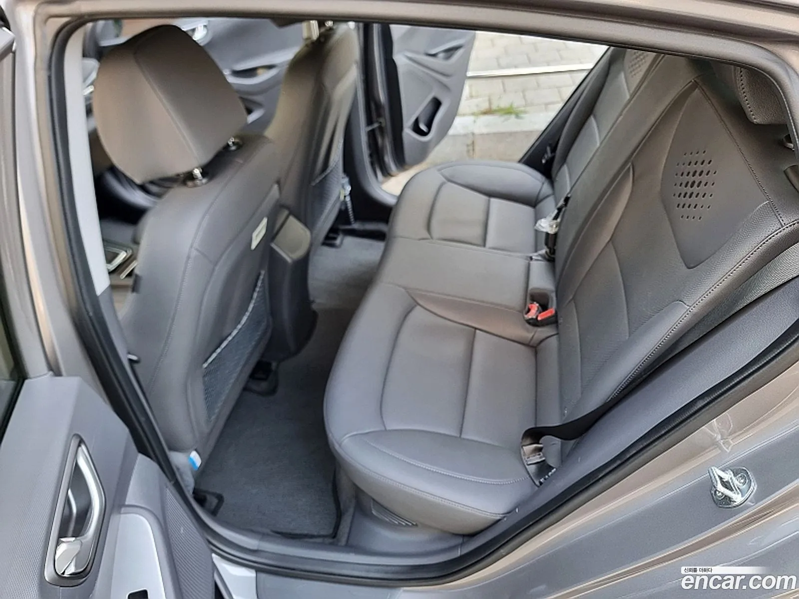 Hyundai Ioniq Hybrid 2020 — 5