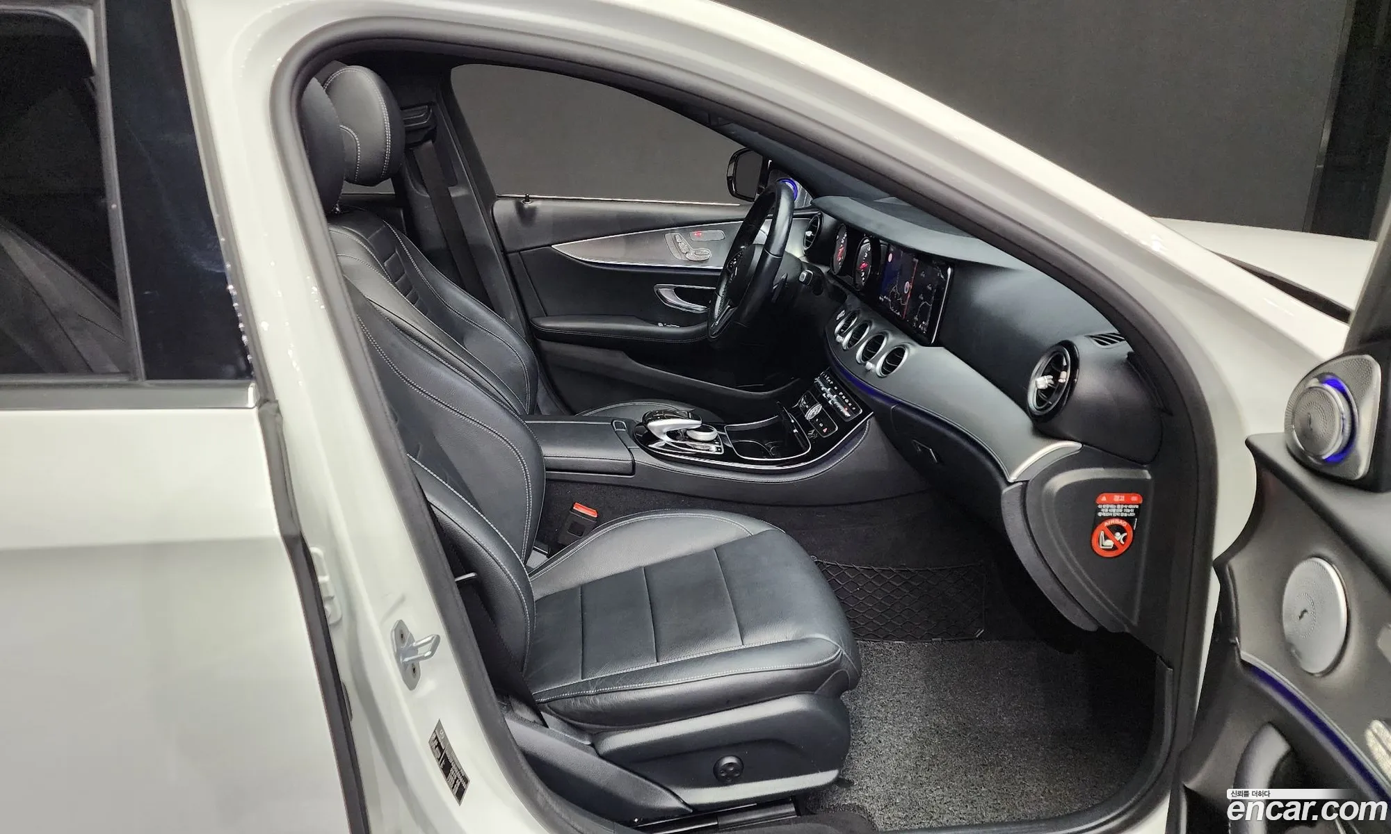 Mercedes-Benz E-Class W213 2018 — 15