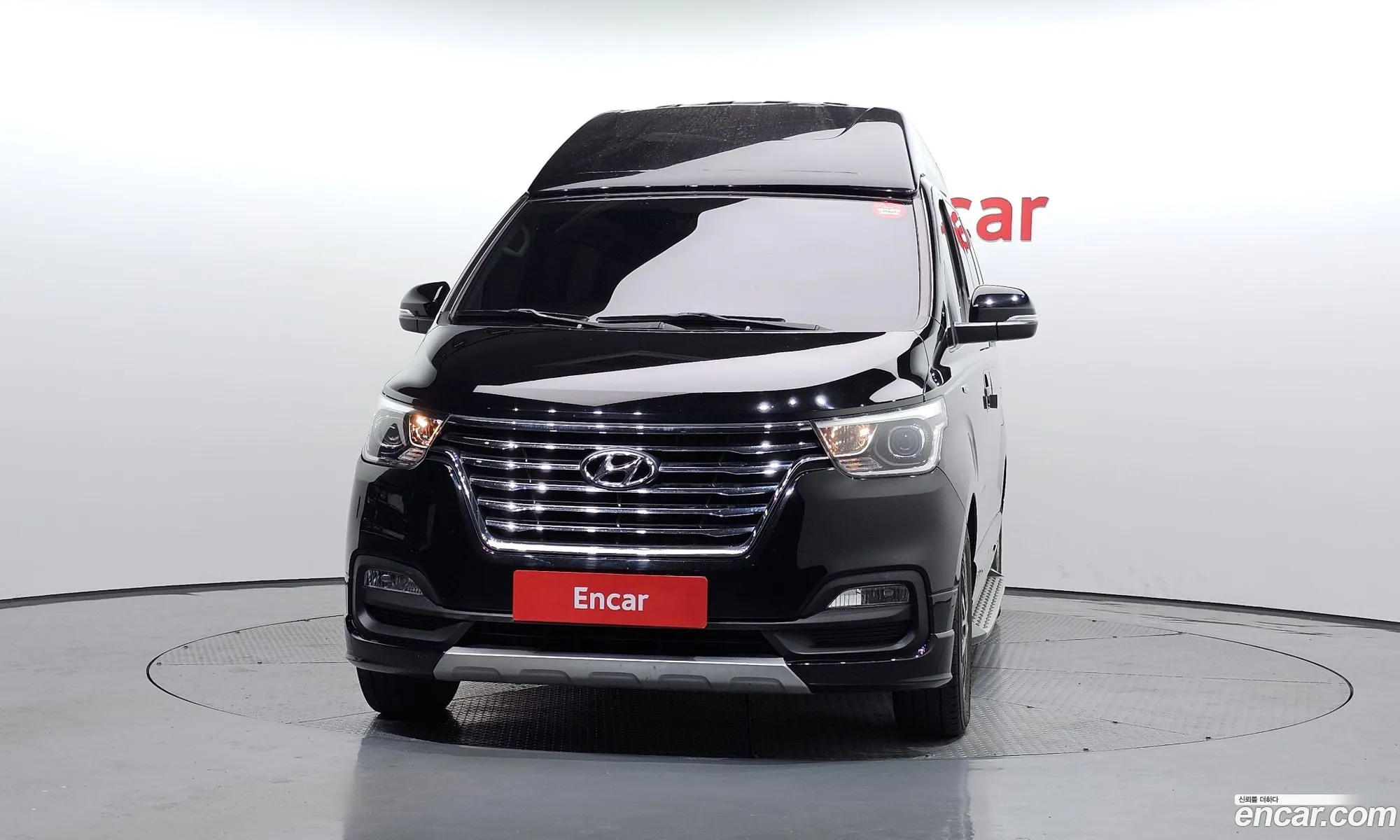 Hyundai Grand Starex 2018 — 18