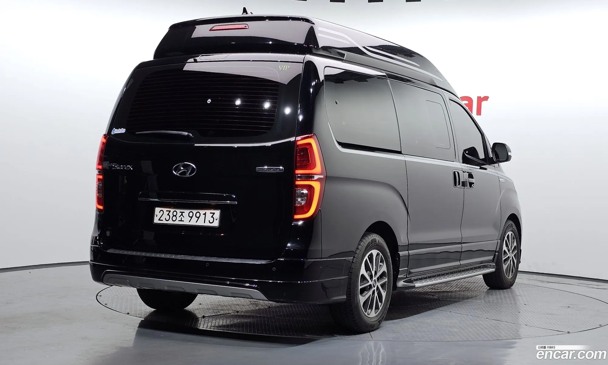 Hyundai Grand Starex 2018 — 17