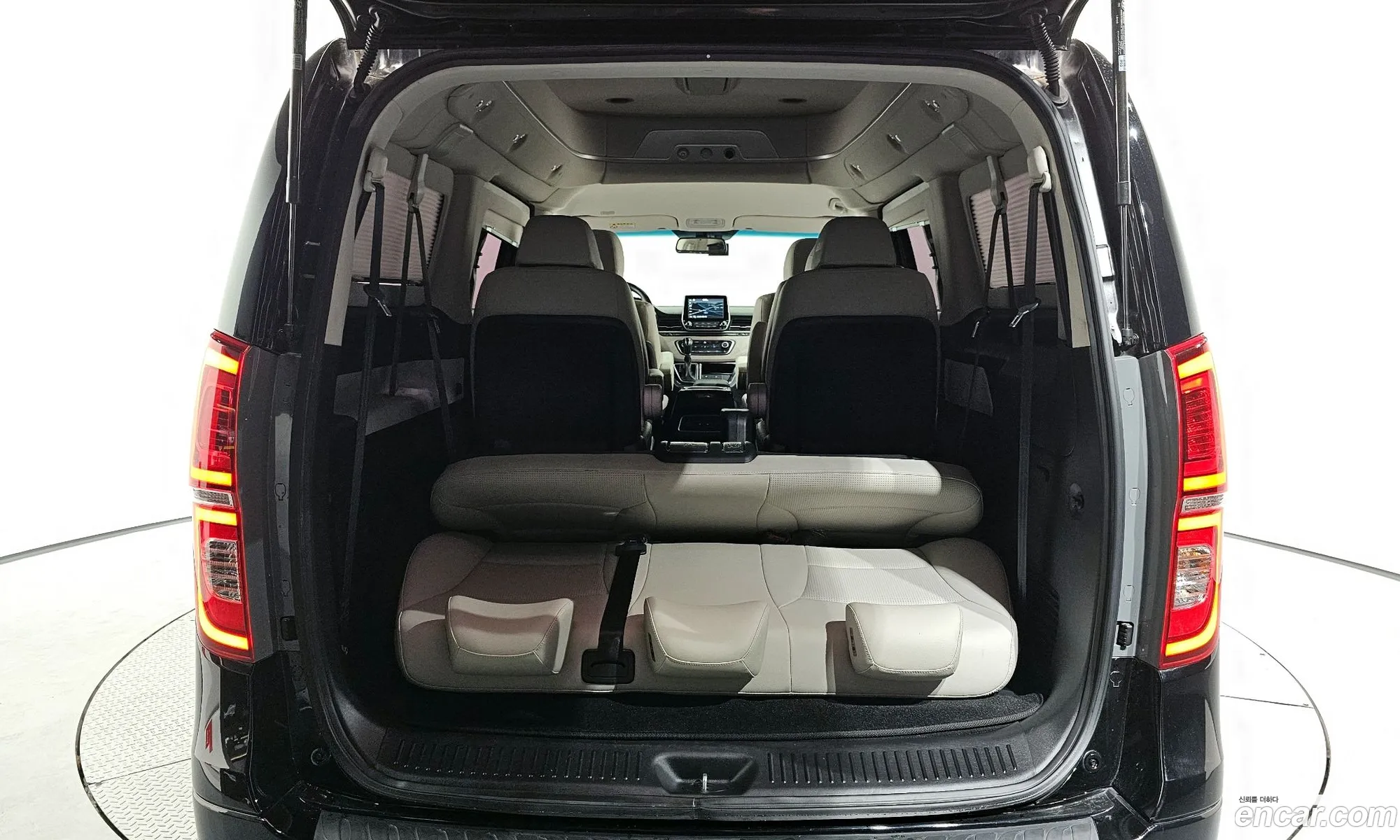 Hyundai Grand Starex 2018 — 15
