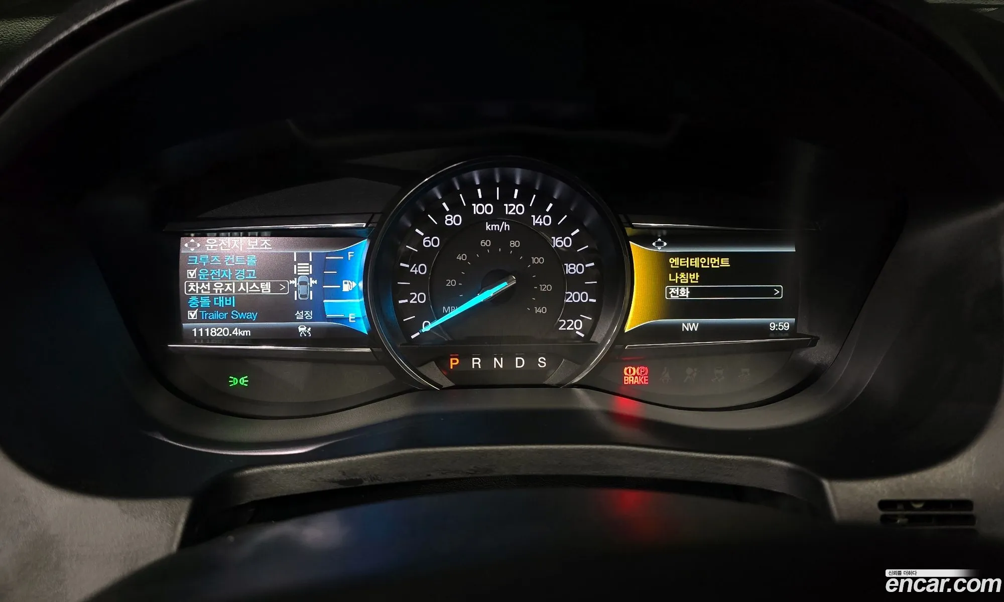 Ford Explorer 2018 1FM5K8FH7JGA09536 — 18