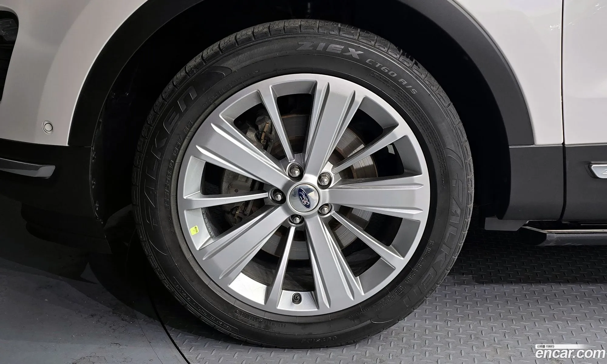 Ford Explorer 2018 1FM5K8FH7JGA09536 — 7