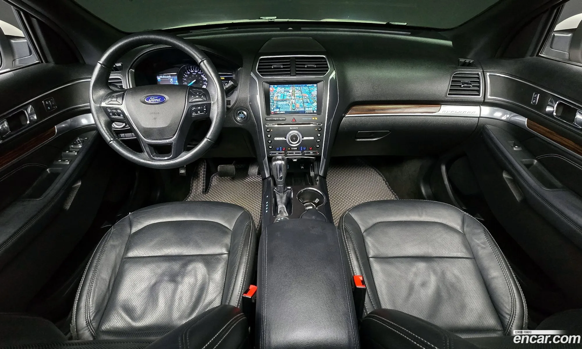 Ford Explorer 2018 1FM5K8FH7JGA09536 — 13