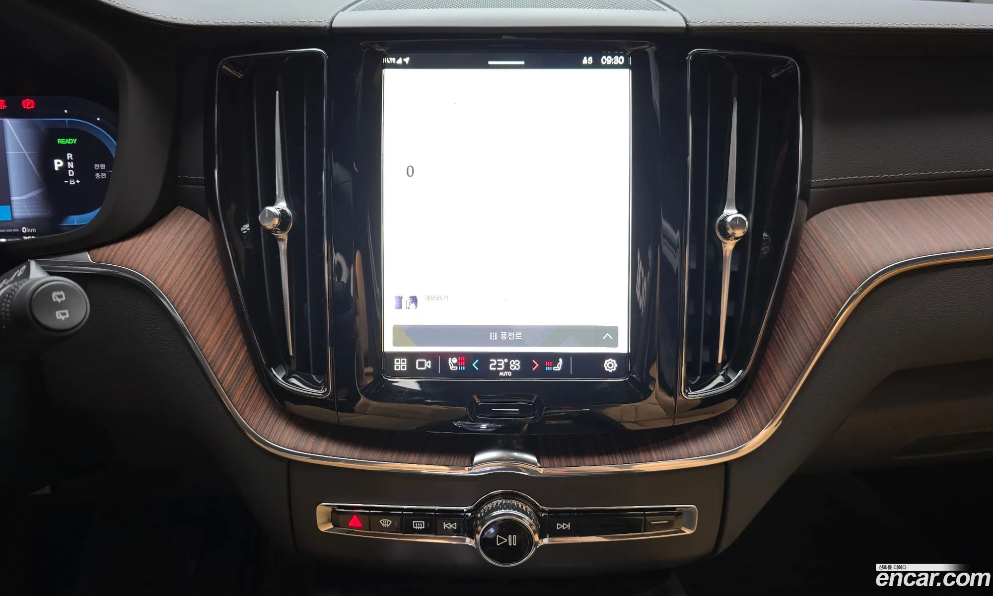 Volvo XC60 2025 — 19
