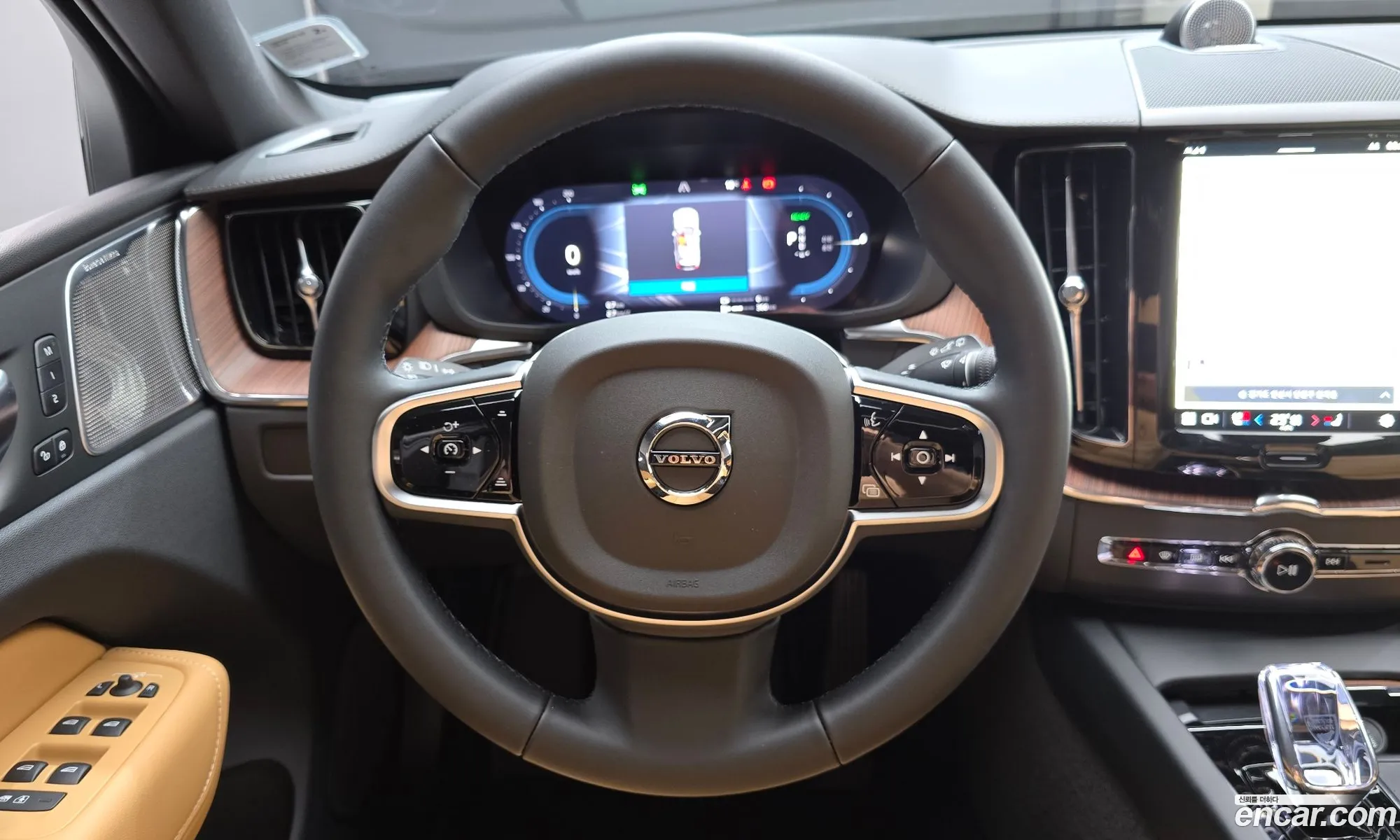 Volvo XC60 2025 — 11