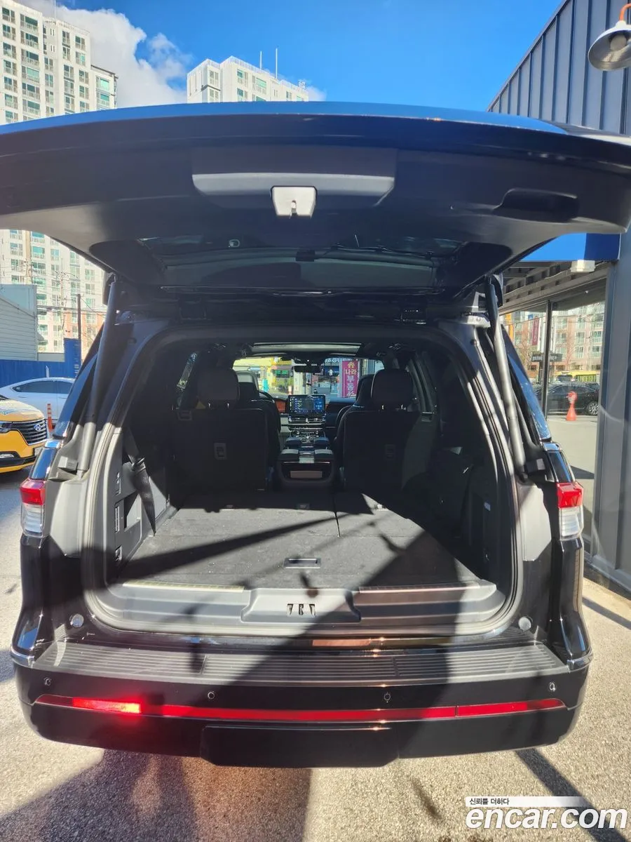 Lincoln Navigator 2022 — 8