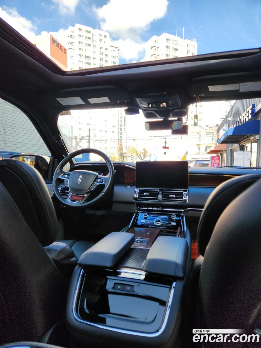 Lincoln Navigator 2022 — 13