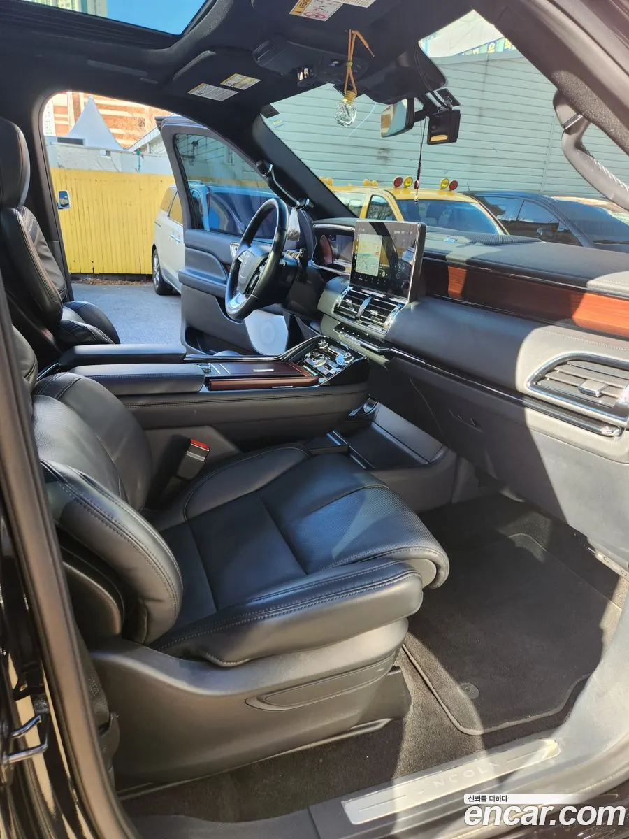 Lincoln Navigator 2022 — 10