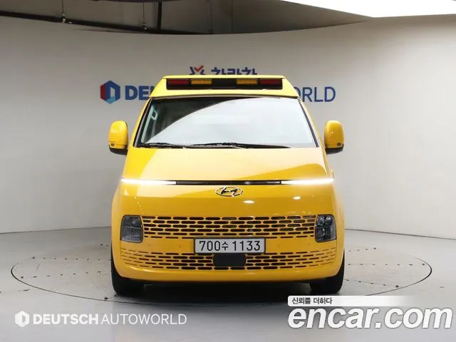 Hyundai Staria 2023 — 2