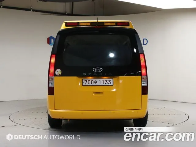 Hyundai Staria 2023 — 3