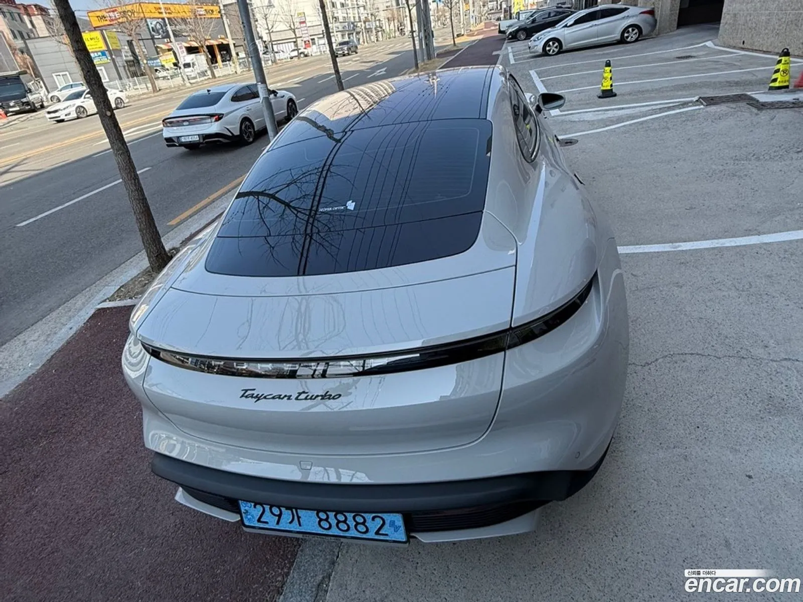 Porsche Taycan 2024 — 4