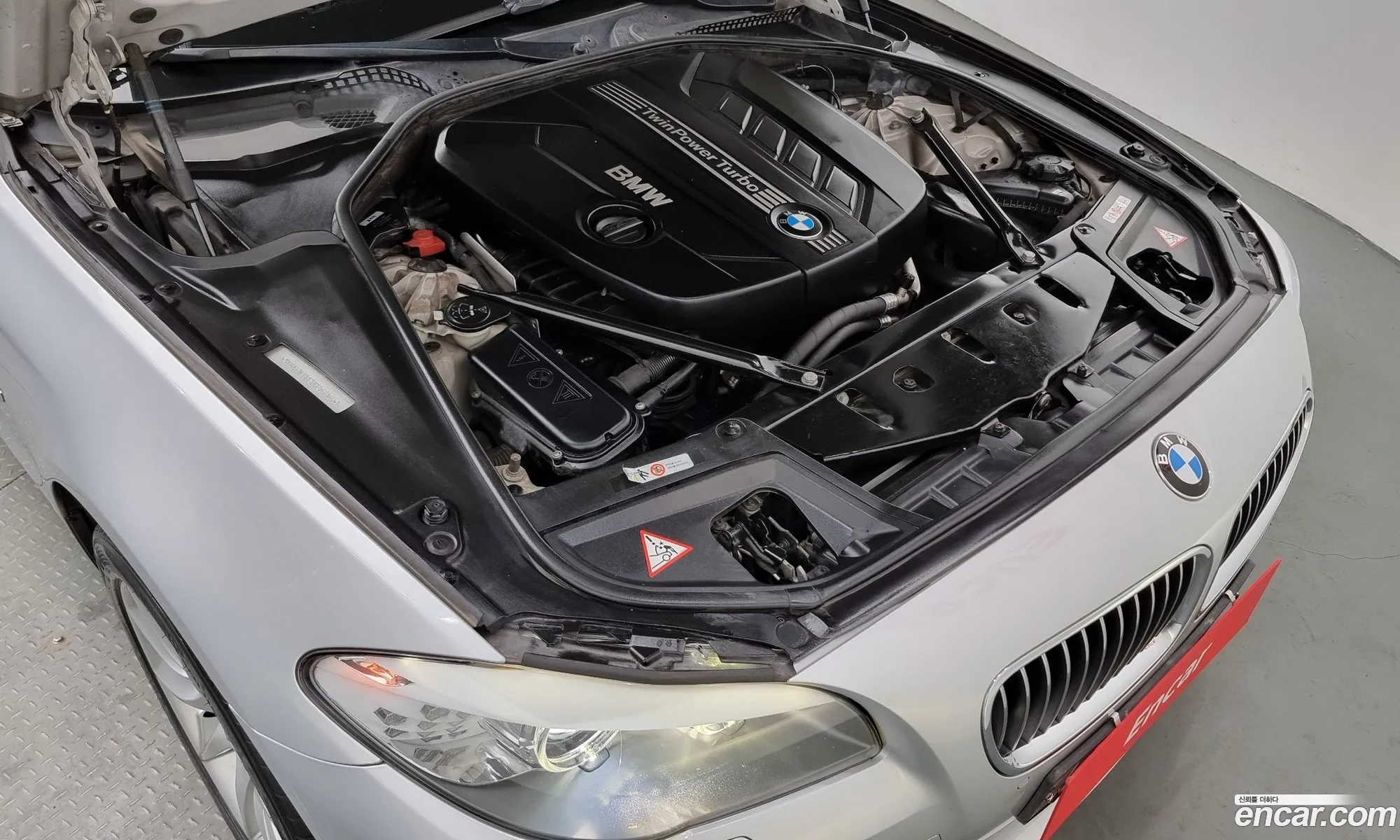 BMW 5 Series 2013 WBAFW1102DD267164 — 12