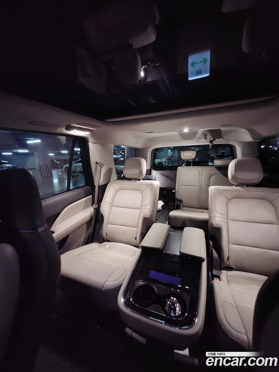 Lincoln Navigator 2022 — 10