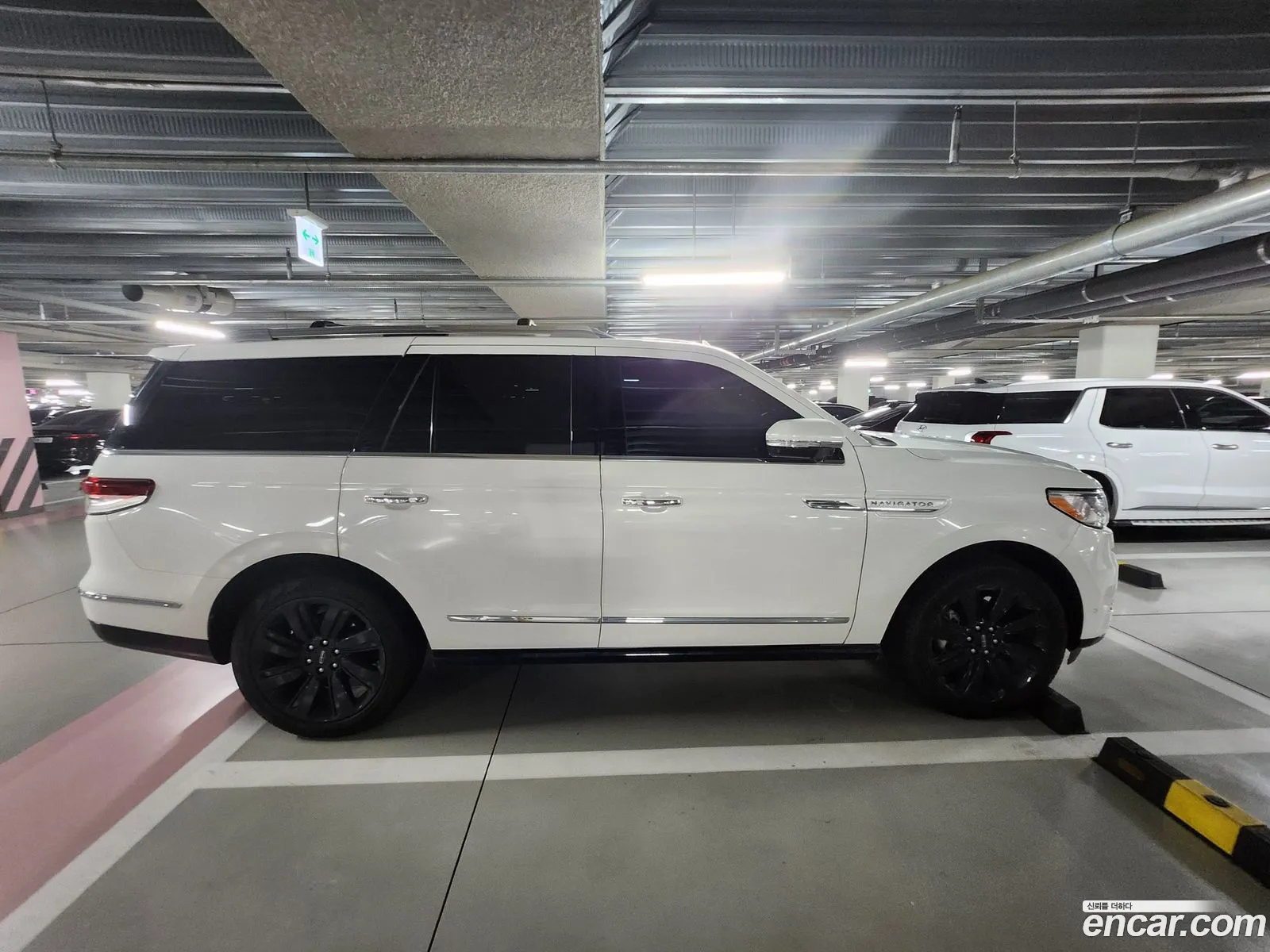 Lincoln Navigator 2022 — 8