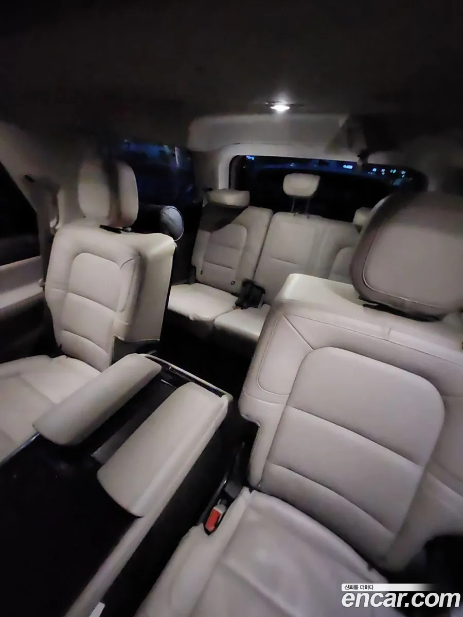 Lincoln Navigator 2022 — 12