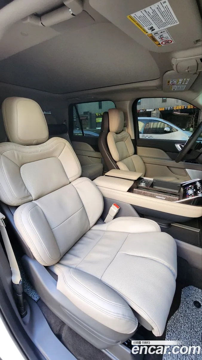 Lincoln Navigator 2022 — 11