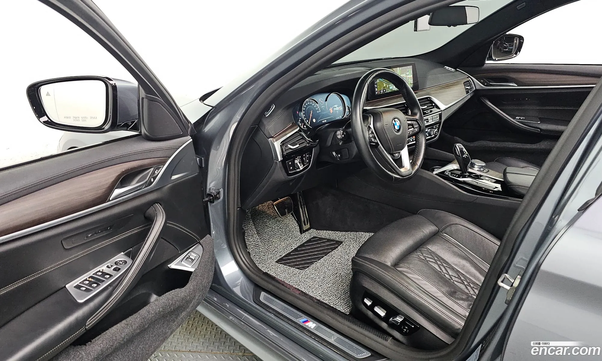 BMW 5 Series 2017 WBAJD9109HWC10472 — 10