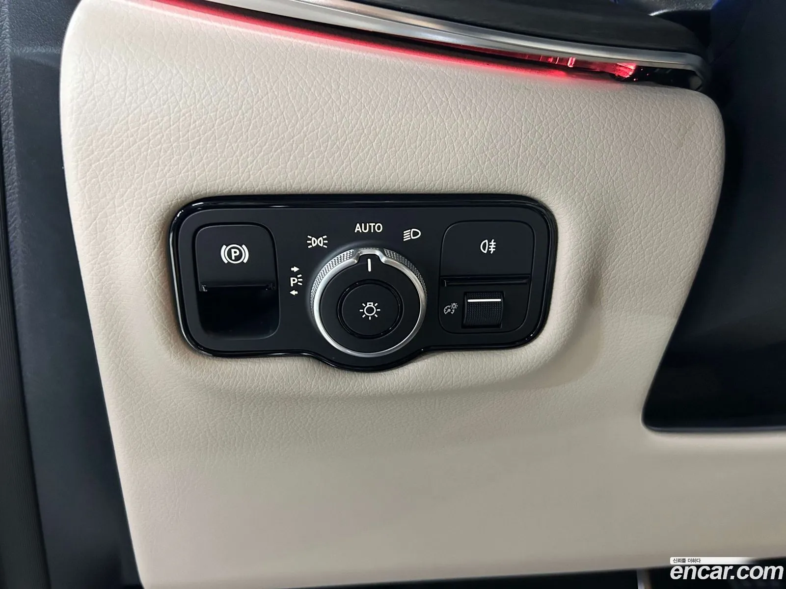 Mercedes-Benz V-Class 2025 — 20