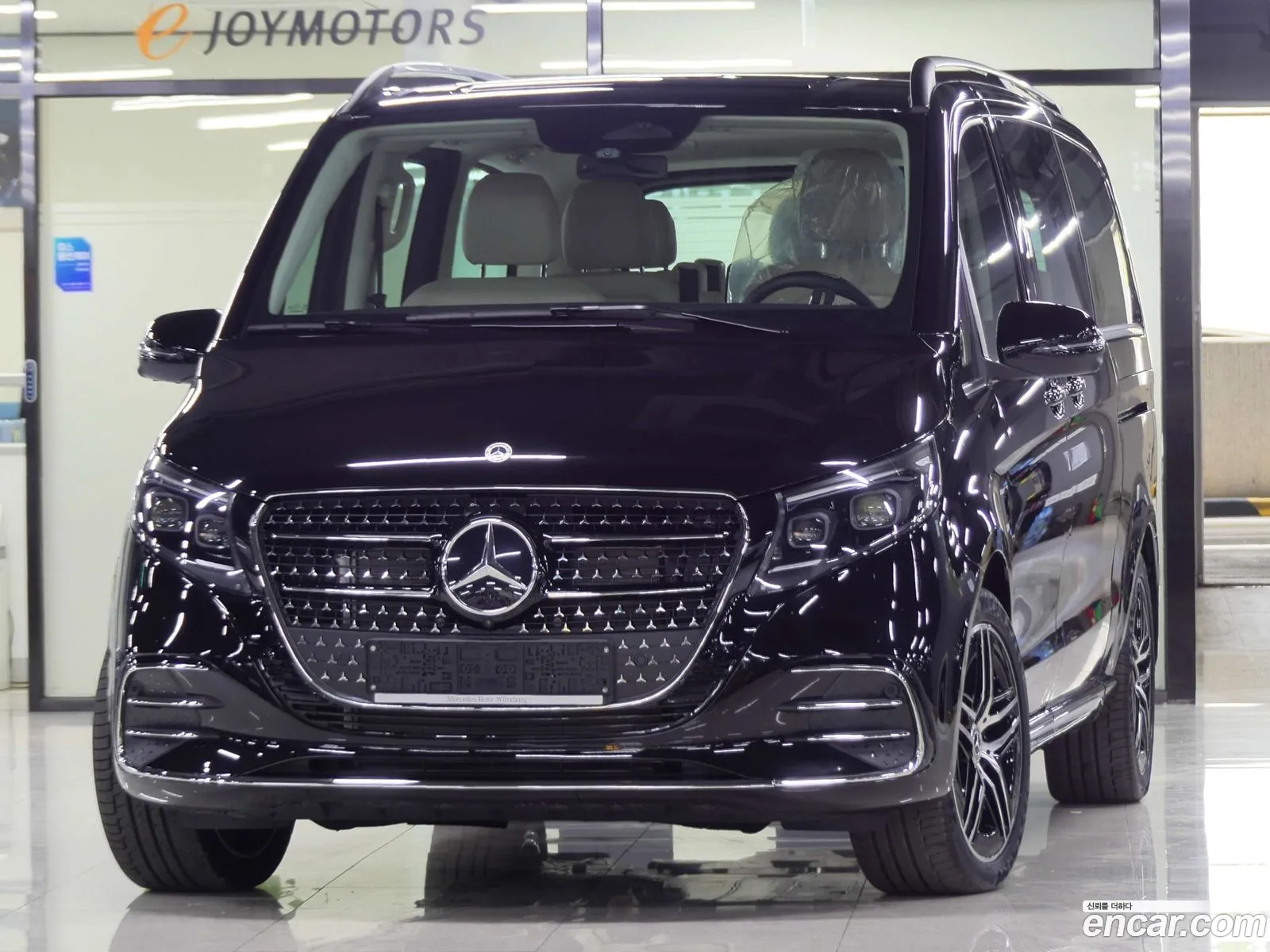 Mercedes-Benz V-Class 2025 — 9